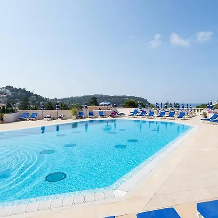 Apartment La Petite Cachette - Pool And 150m To The Beach *